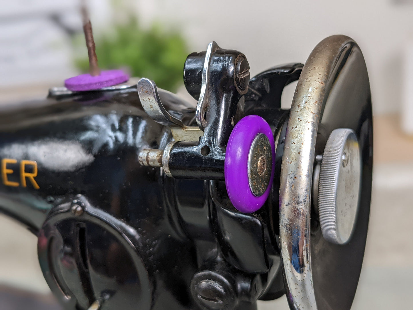 Purple Bobbin Winder Tire With Purple Felt Pads (3 Sets) Rubber tire for Singer Kenmore and most vintage sewing machines
